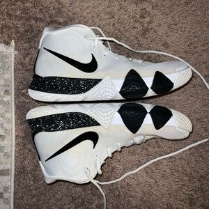 Kyrie 4 basketball shoes